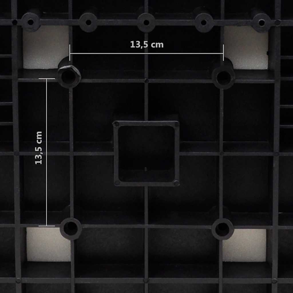 Black plastic base with measurements of 13.5 cm, showing a grid pattern and central square cutout.