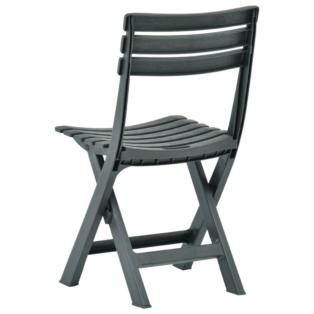 Folding garden chair in green plastic, weather-resistant and lightweight, perfect for outdoor furniture use.