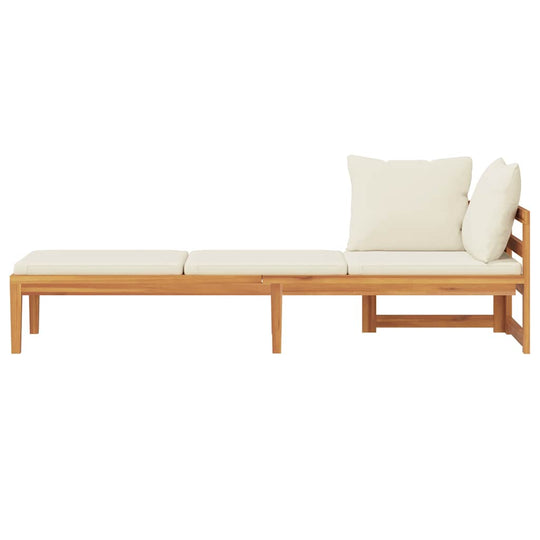 كرسي استرخاء مع مسند للذراعين، مصنوع من خشب الأكاسيا الصلب بلون كريمي.